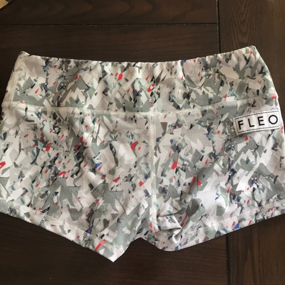 NWOT Fleo’s - Picture 1 of 4